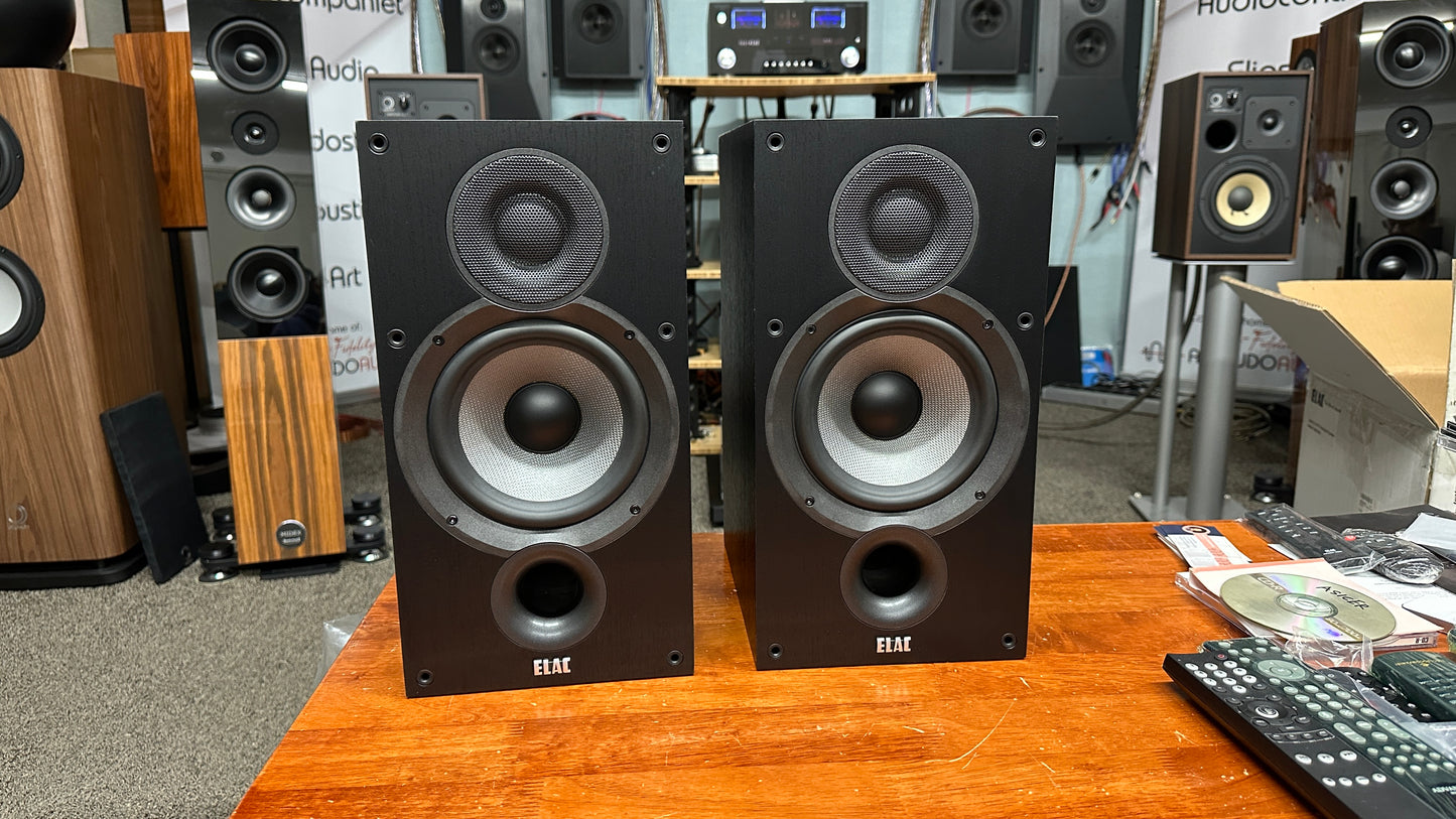 Elac Debut 2.0 B6.2 Bookshelf Speakers (Floor Demo)