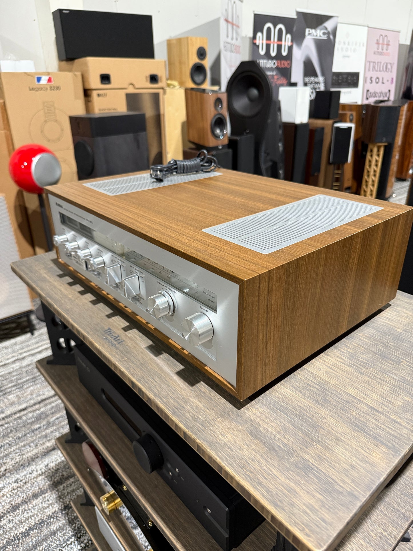 Yamaha CR-820 Integrated Amplifier (Pre-owned)