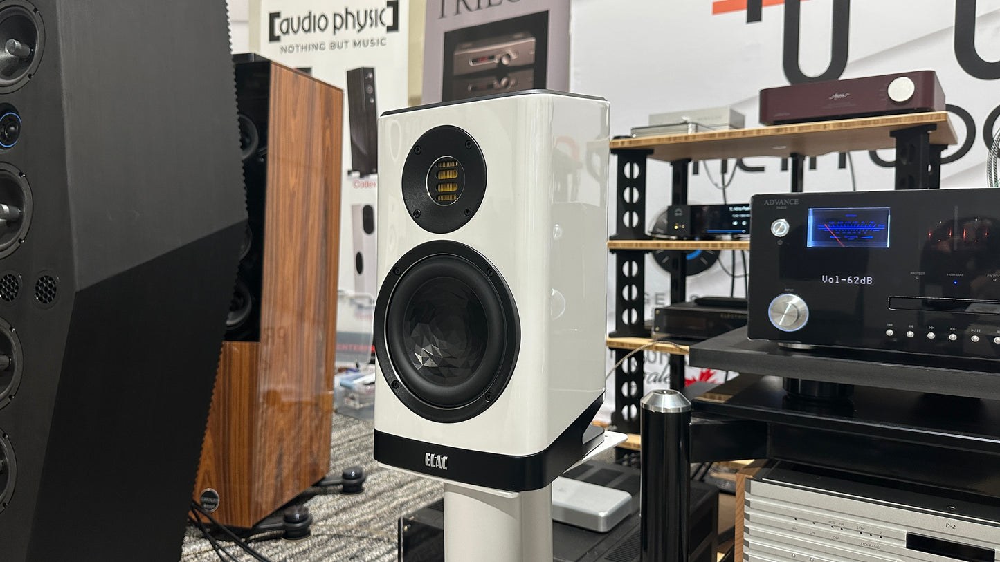 Vela BS403 6" 2-Way Bookshelf Speakers (Pair)