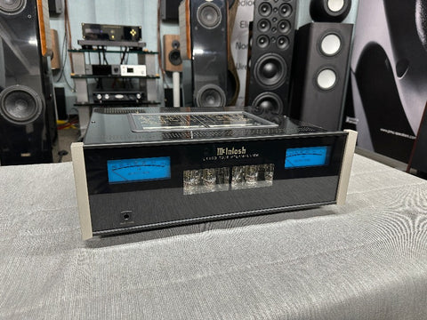 McIntosh C1100T and C1100C 2 Chassis Preamplifier(Pre-owned)