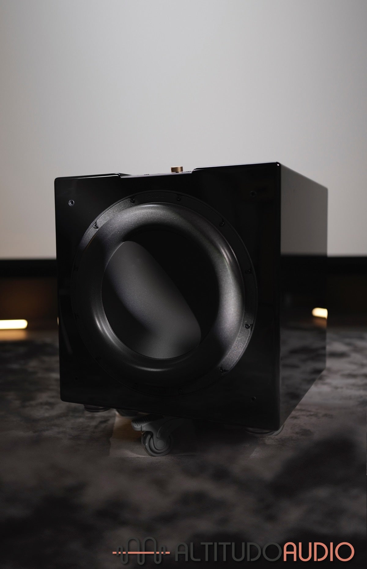 Halo Series 17" SUB5 Sealed Subwoofer