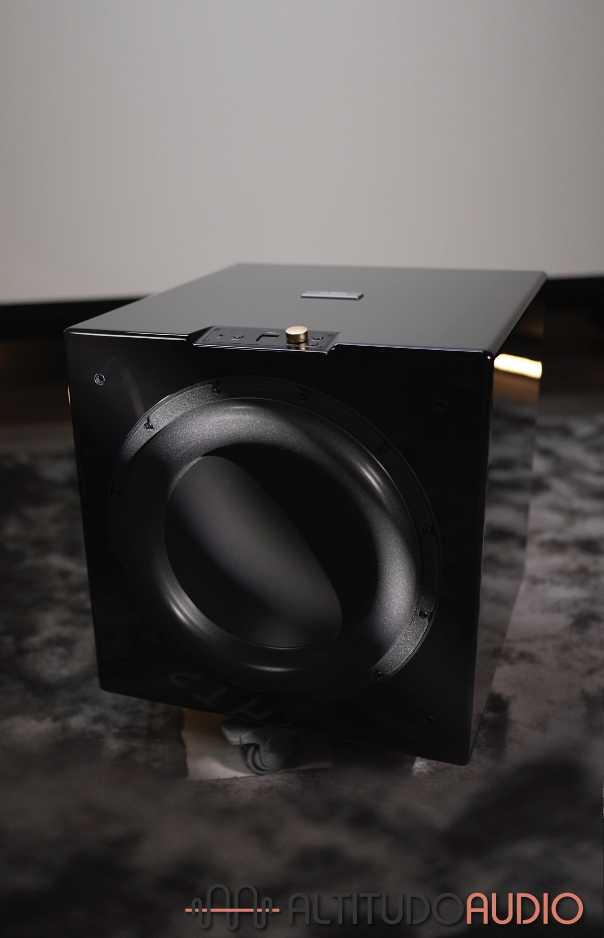 Halo Series 17" SUB5 Sealed Subwoofer