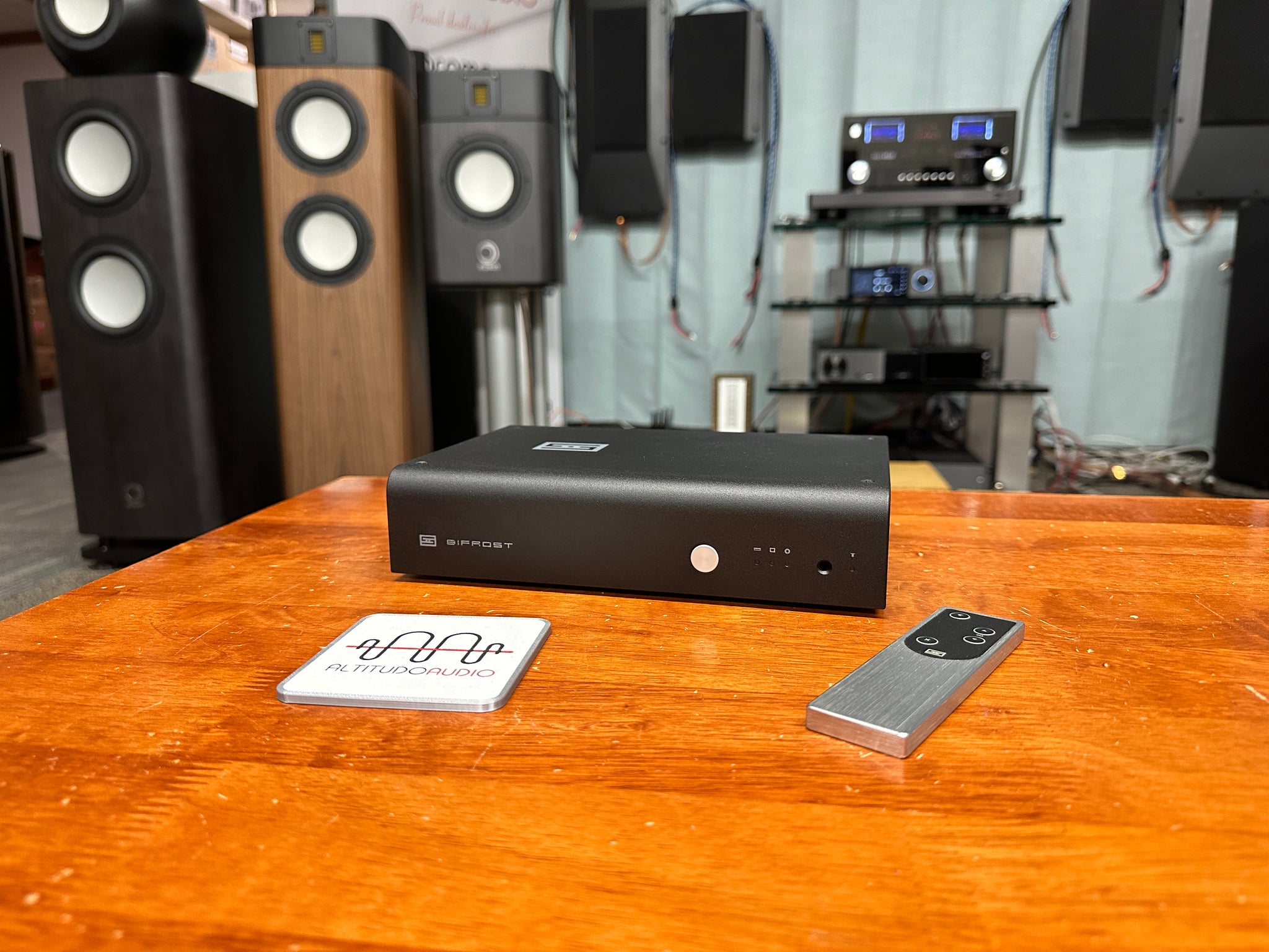 Schiit Audio Bifrost 2/64 TRUE MULTIBIT AUTONOMY DAC WITH UNISON USB(P –  Altitudo Audio