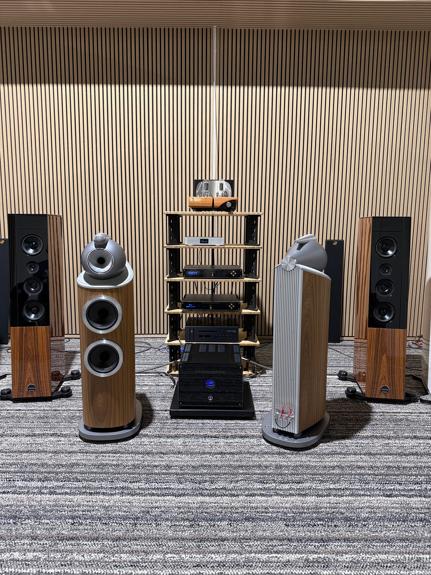 Bowers & Wilkins 803 D4 Floorstanding Speakers (Pre-Owned)