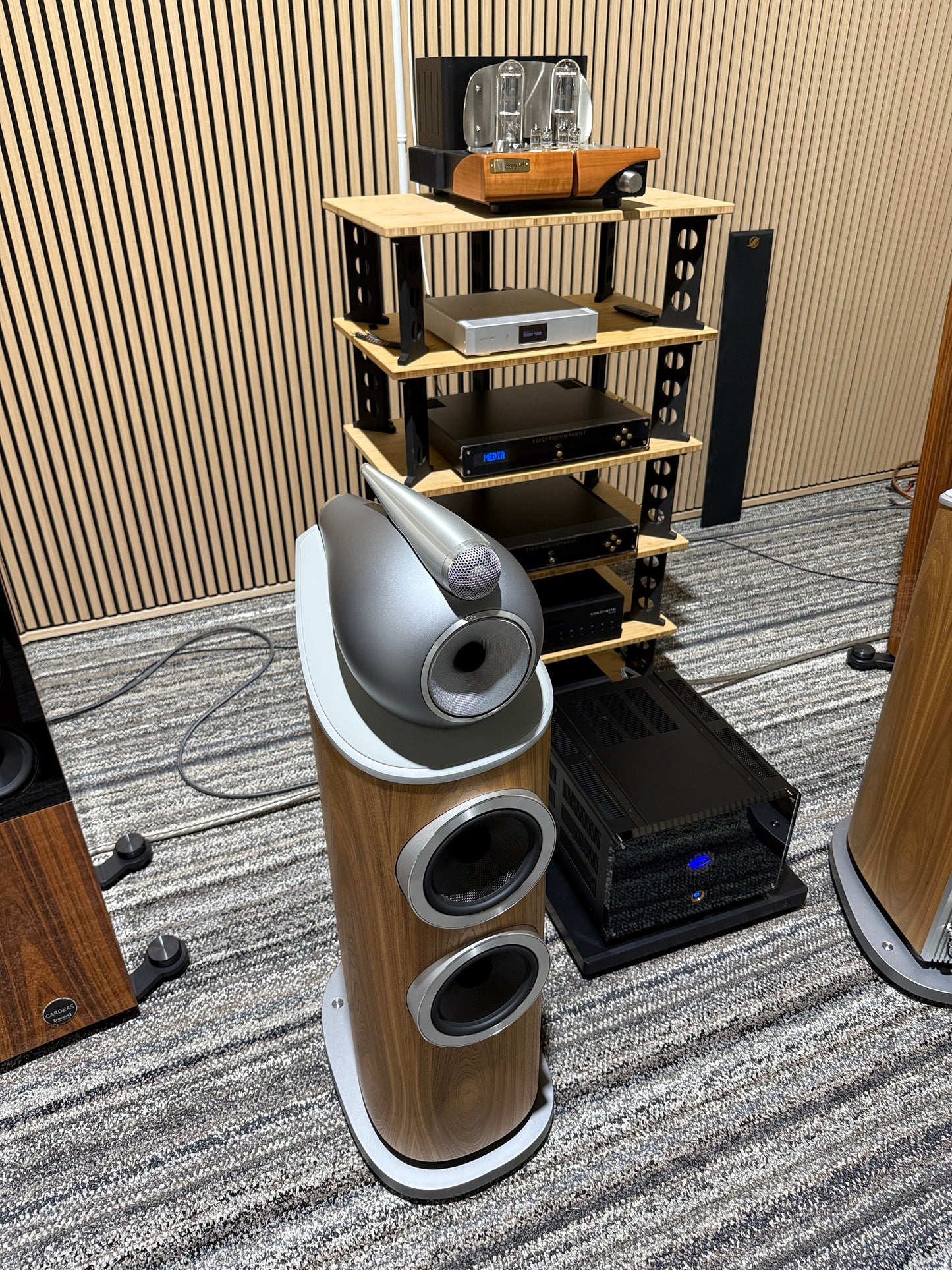 Bowers & Wilkins 803 D4 Floorstanding Speakers (Pre-Owned)