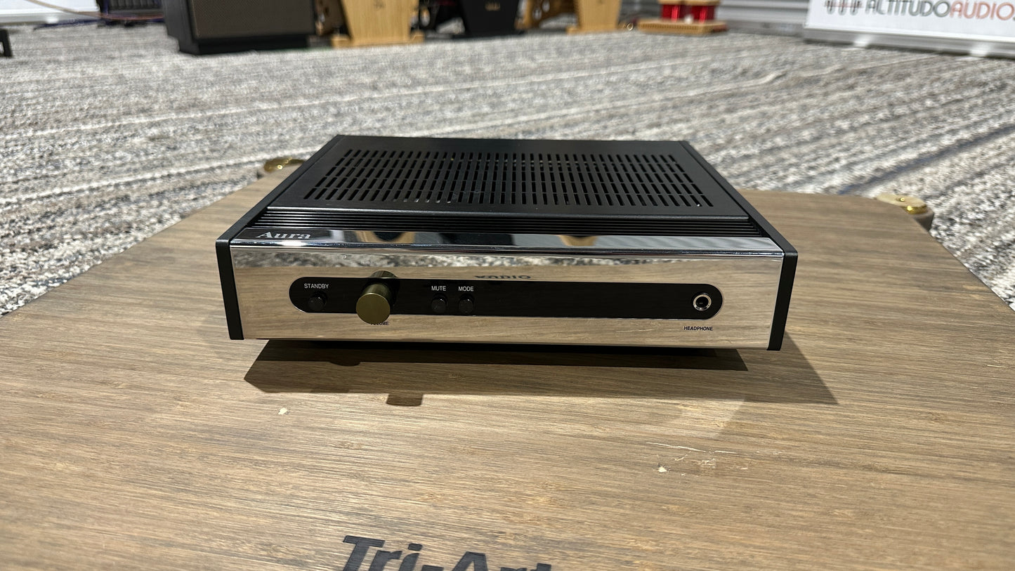Aura Groove Integrated Amplifier (Pre-owned)