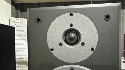 Dynaudio DM 2/7 Speakers (Pre-owned)