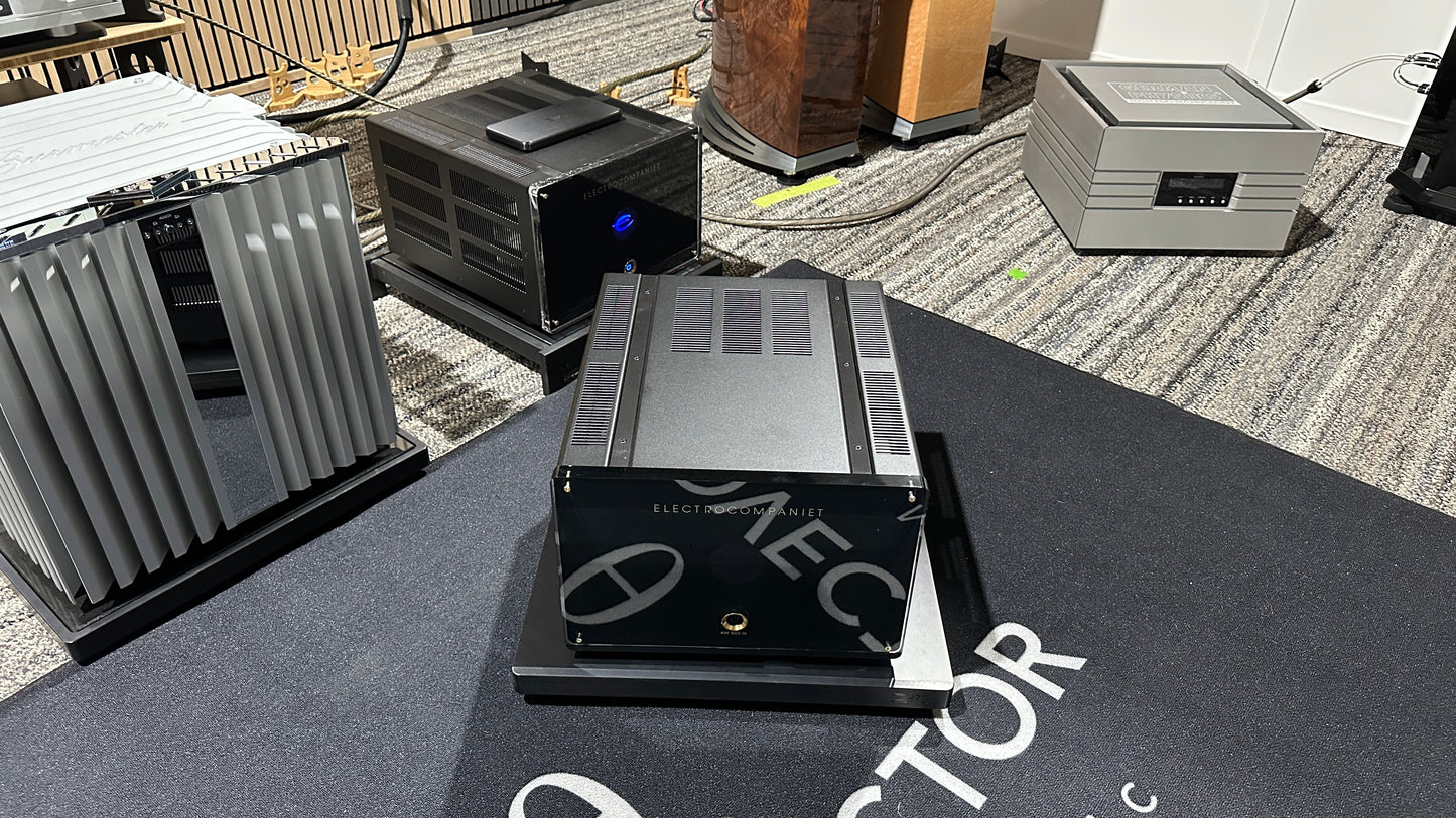 Electrocompaniet AW 800 M Reference Monoblock Power Amplifier (Pre-Owned)