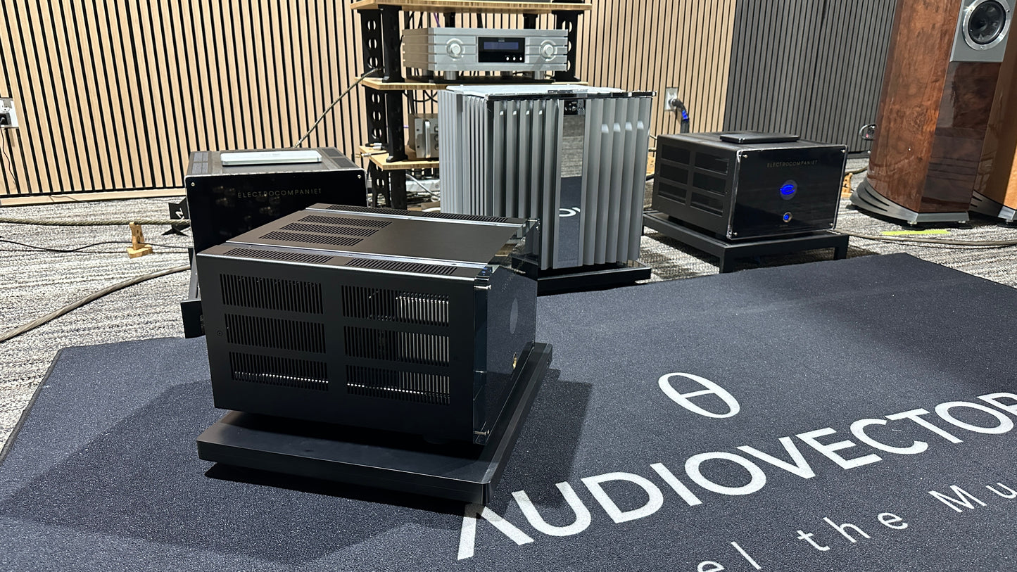 Electrocompaniet AW 800 M Reference Monoblock Power Amplifier (Pre-Owned)