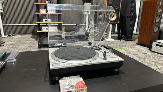 Technics SL-1500C Premium Class Direct Drive Turntable w/ Ortofon 2M Red Cartridge(Pre-Owned)