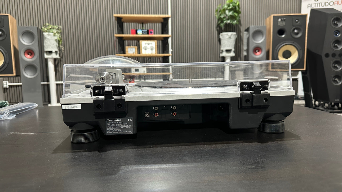 Technics SL-1500C Premium Class Direct Drive Turntable w/ Ortofon 2M Red Cartridge(Pre-Owned)