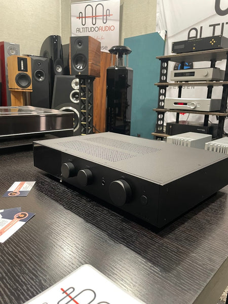 AUDIOLAB 9000A INTEGRATED AMPLIFIER mint condition