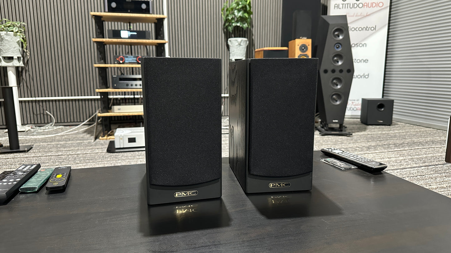 DB1 GOLD BOOKSHELF SPEAKERS - PAIR (Pre-Owned)