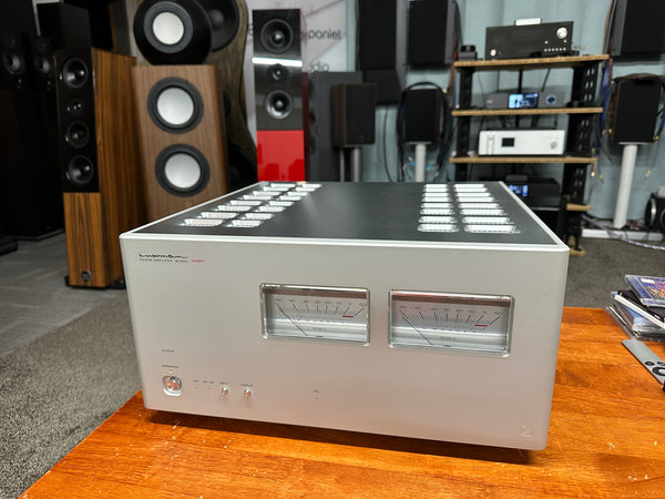 Luxman M-900u Power Amplifier (Pre-Owned)